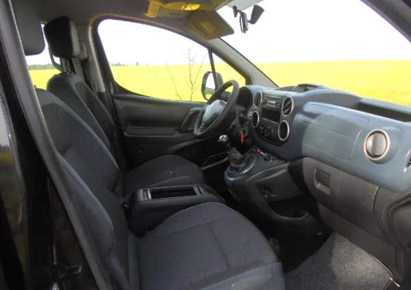 Peugeot Partner cena 15800 przebieg: 235700, rok produkcji 2010 z Sieradz małe 154